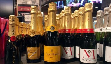 voitures, produits pharmaceutiques et vins européens seront bien taxés à 15 % par les Etats-Unis