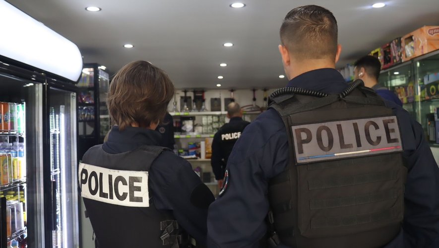 Cigarettes cachées et bonbonnes de protoxyde d’azote découvertes dans une épicerie contrôlée par la police nationale à Montpellier