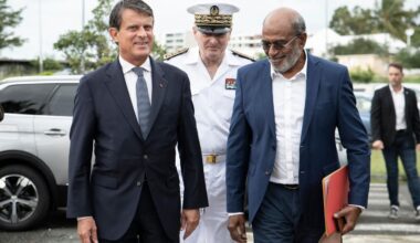 Manuel Valls prolonge son séjour pour une nouvelle réunion avec les partisans de l’accord de Bougival sur l’avenir de l’archipel