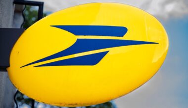 La Poste prend une décision radicale pour ses colis à cause des droits de douane de Donald Trump