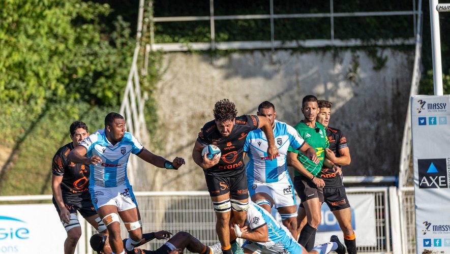 Rugby – Nationale : malgré de trop nombreux cartons et un drôle de scénario, le Racing Club Narbonnais réussit son entrée dans cette nouvelle saison