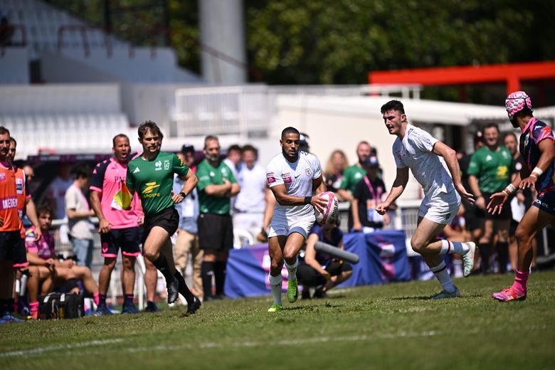Nelson Epée, balle en main, a mené le Stade toulousain à la victoire en huitièmes de finale.