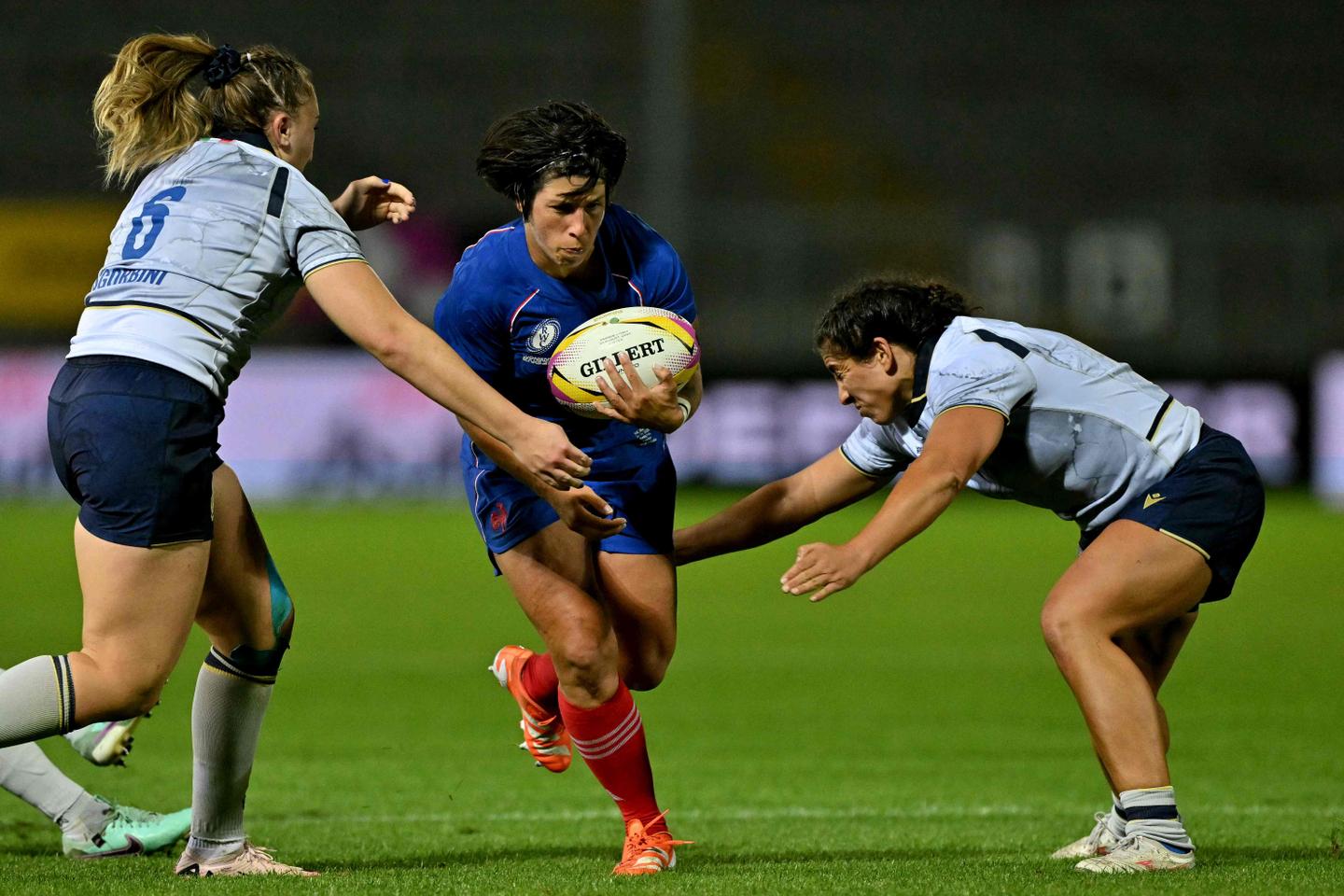 les Bleues débutent par une victoire sans éclat face à l’Italie