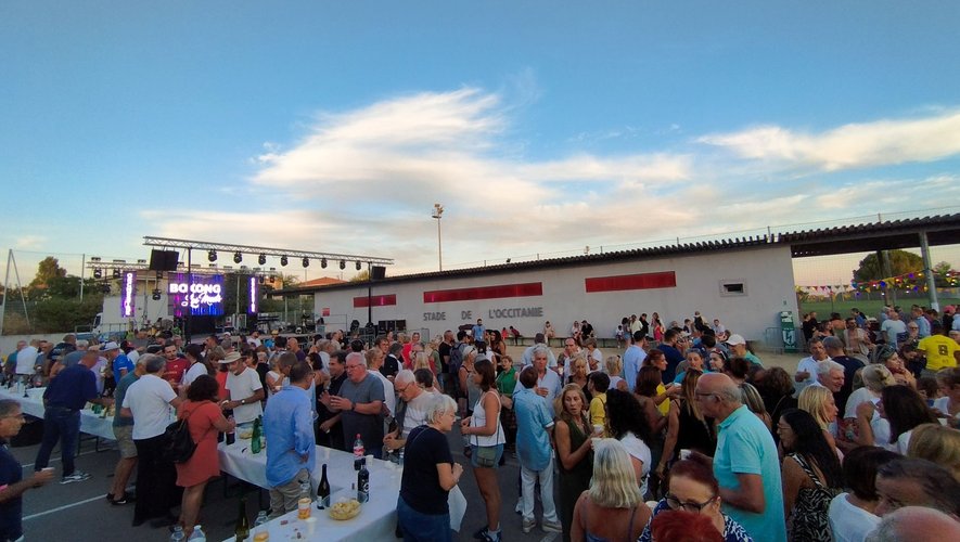 La fête démarre en fanfare avec un large public