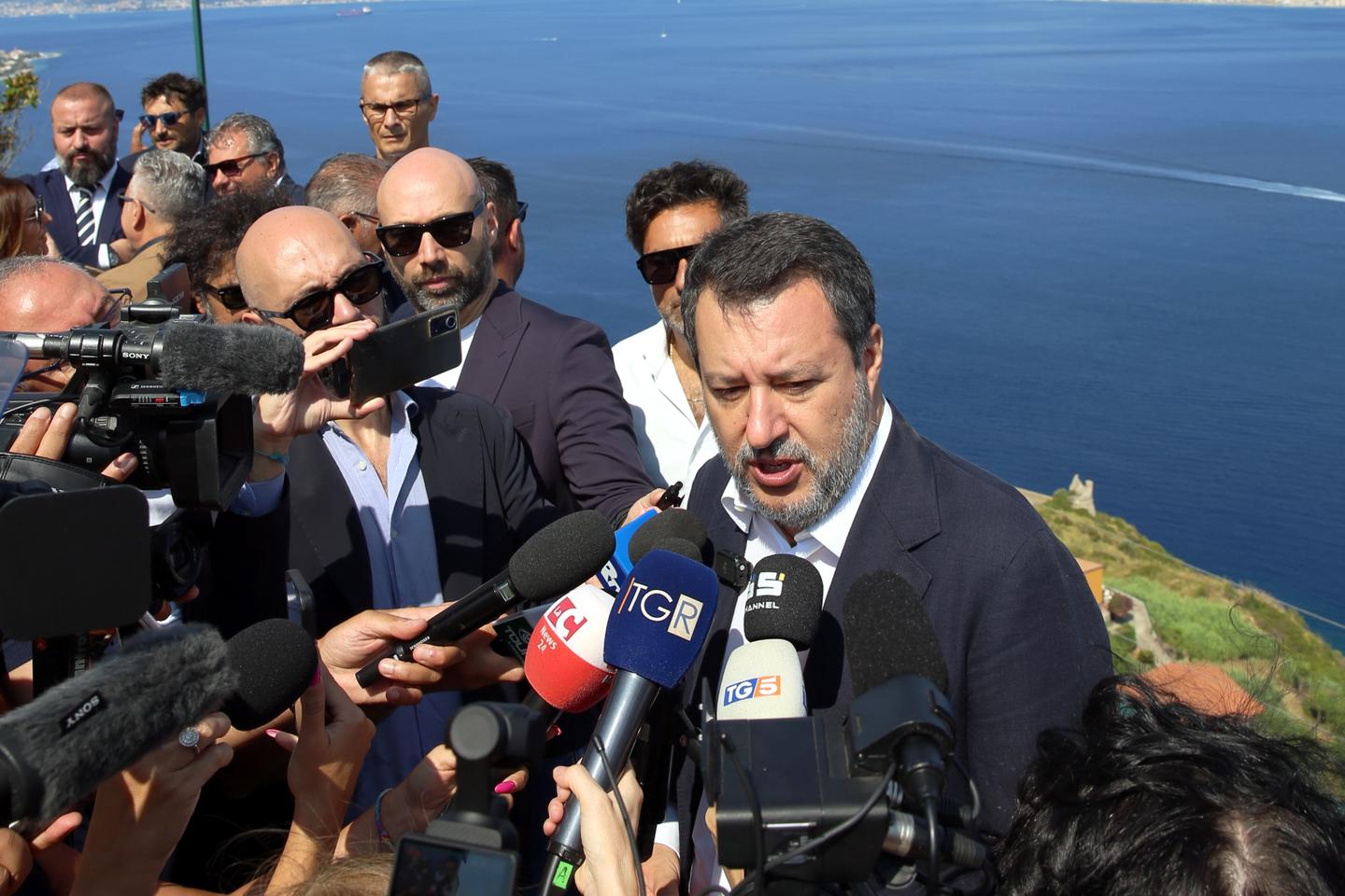 En Italie, Matteo Salvini charge à nouveau la politique d’Emmanuel Macron
