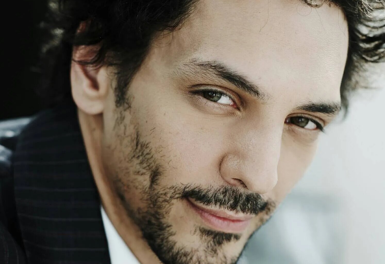 l'acteur Tomer Sisley en tournage à Toulouse