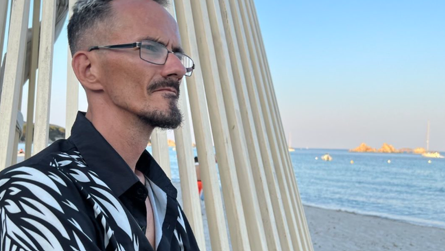 Mort de Jean Pormanove : les obsèques ont eu lieu ce mercredi à Nice en présence de son co-streameur Naruto
