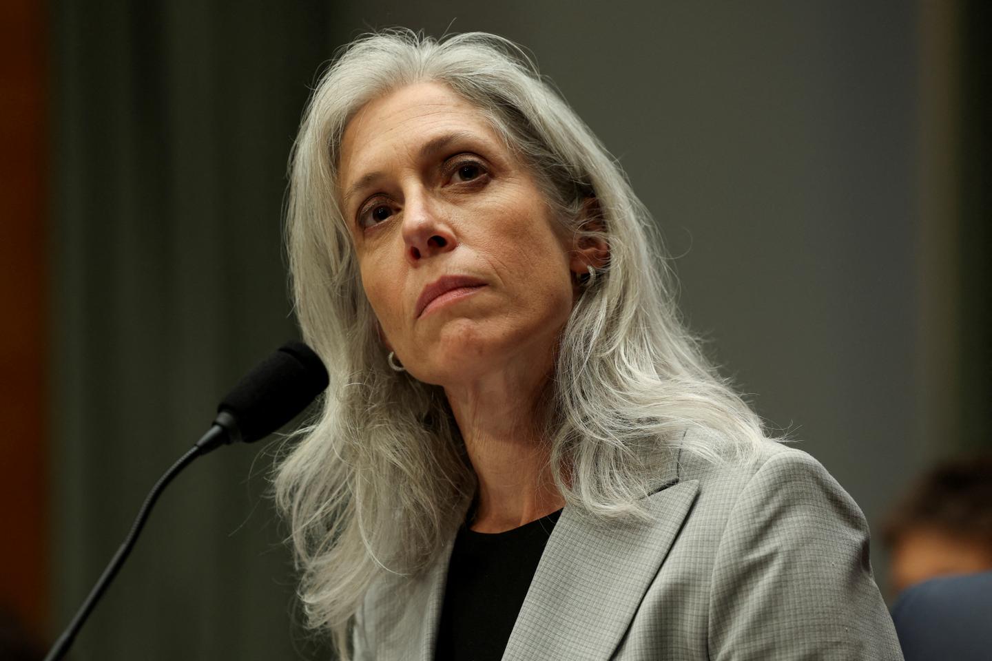 la directrice de la principale agence sanitaire limogée sur fond de divergences sur la politique vaccinale