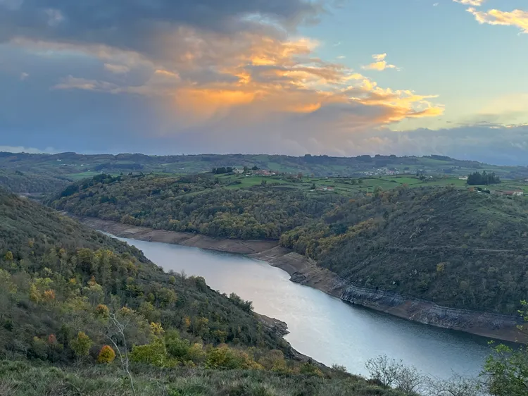 Une ligérienne se donne le défi de photographier toutes les communes de la Loire