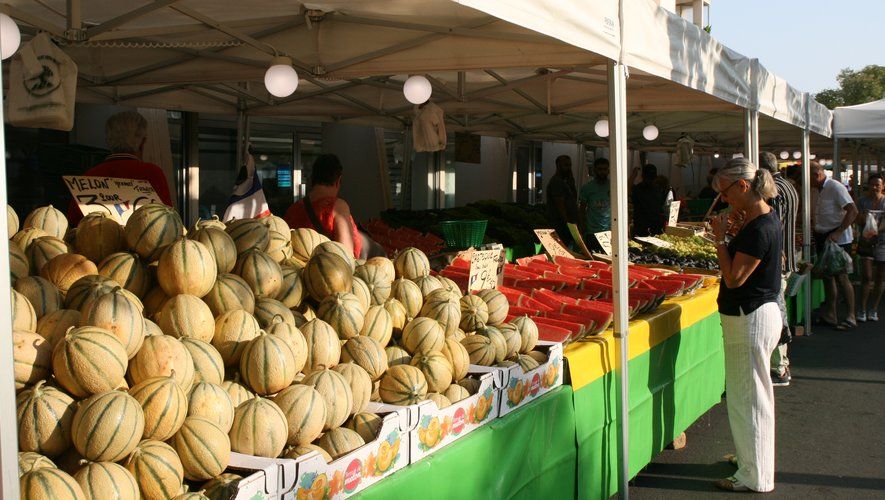 Saveurs locales et exotiques se côtoient au marché de Lattes.