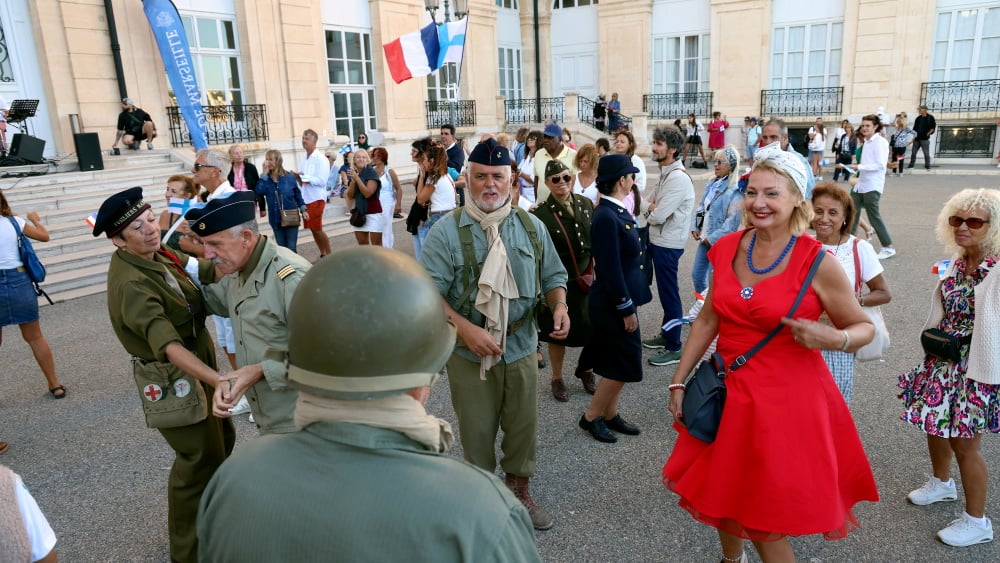 Bal, voitures d'époque, cérémonie, Marseille commémore les 81 ans de sa Libération