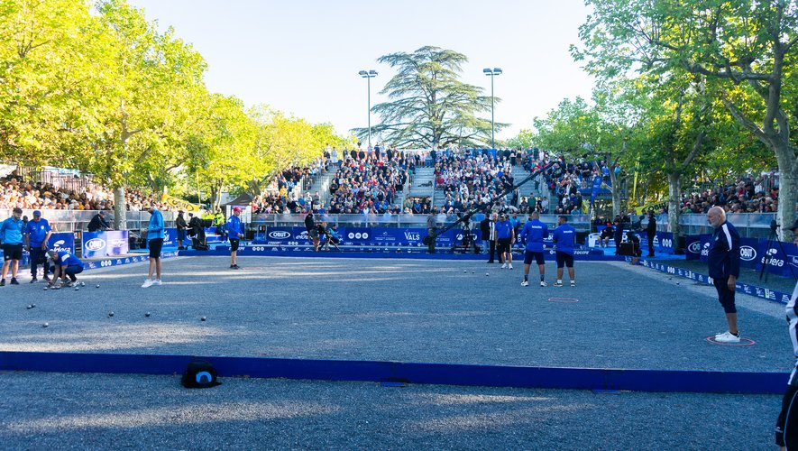 Rocher, Lacroix, Rizzi, Doerr : Suivez en direct le deuxième jour des championnats de France de pétanque à Millau