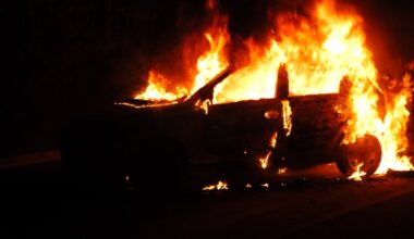 "Ça pète, tu as vu, c’est le 14 juillet ! " : à Montpellier un homme de 19 ans condamné à deux ans de prison pour avoir incendié dix voitures