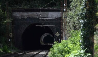 Adolescentes retrouvées mortes sur une voie ferrée près de Bordeaux : les deux jeunes filles ont-elles vraiment été percutées par un train ?