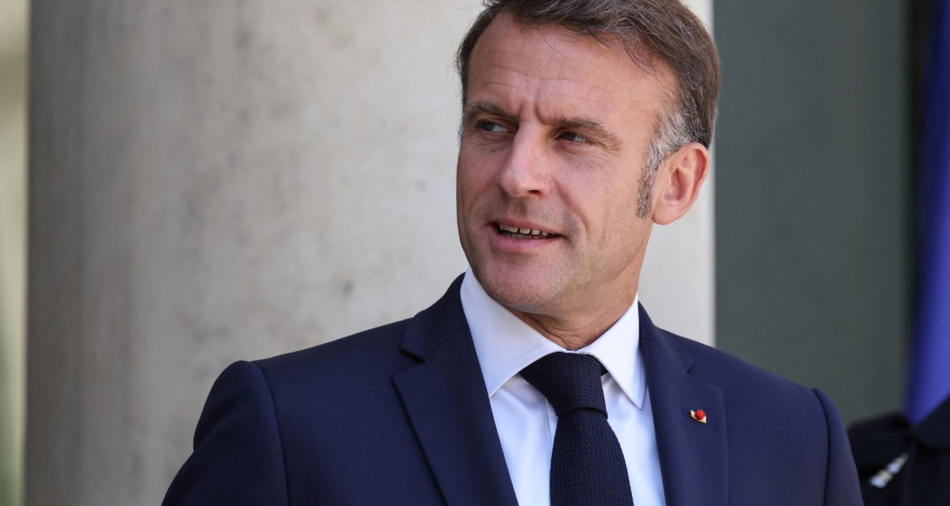"L'avenir de l'Ukraine ne peut se décider sans les Ukrainiens”, assure Emmanuel Macron