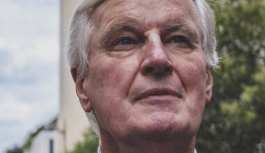 "C'est à elle de ne pas se tromper", Michel Barnier répond à Rachida Dati