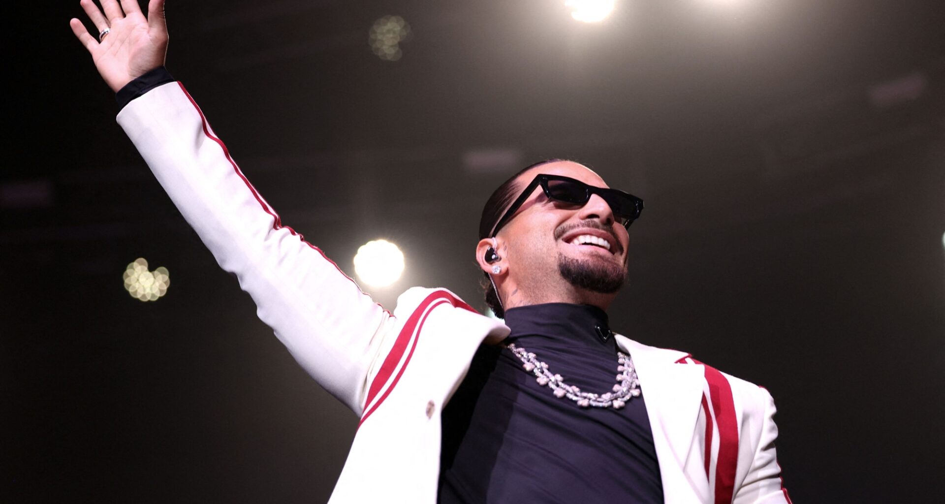 Maluma interrompt son concert à Mexico pour dénoncer l’irresponsabilité d’une mère avec son bébé