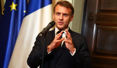 EN DIRECT - Guerre en Ukraine : Macron appelle à maintenir "la pression" sur la Russie tant qu'une "paix solide" n'est pas conclue - RTL.fr