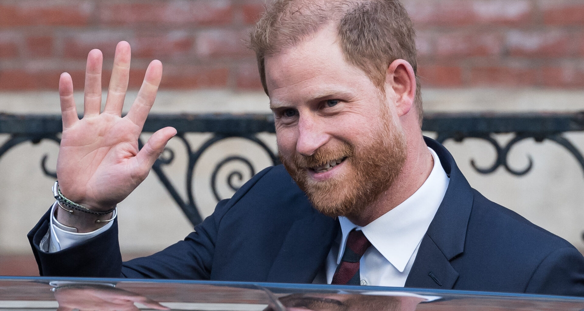Pourquoi le prince Harry revient-il au Royaume-Uni ?
