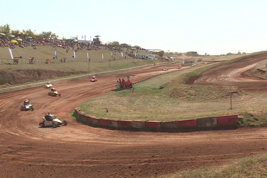 au championnat de France d'autocross et de sprintcar, les meilleurs pilotes français réunis en Bourgogne