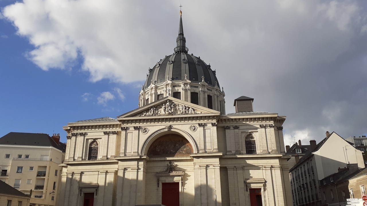son dôme fascine, voici l'histoire de l'église Notre-Dame-de-Bon-Port