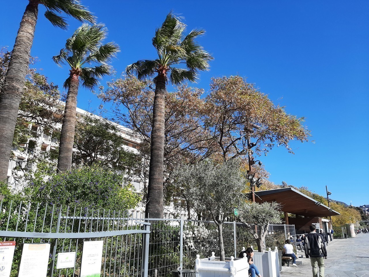 parcs et jardins publics fermés