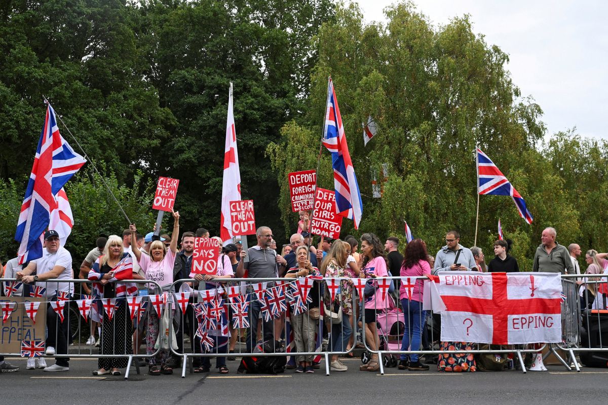 GB-Les manifestations anti-immigration se poursuivent malgré les promesses de réformes