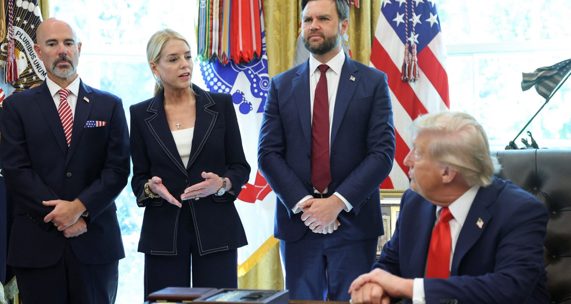 Exclusif : L'administration Trump envisage des sanctions contre les responsables de l'UE appliquant la loi numérique, selon des sources
