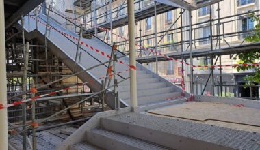 à Paris, les escaliers centenaires du métro Cambronne rajeunissent