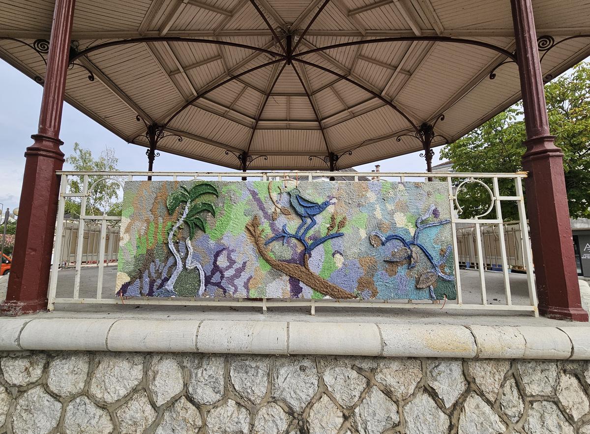 Orthez : une fresque singulière et éphémère sur le kiosque Georges Moutet