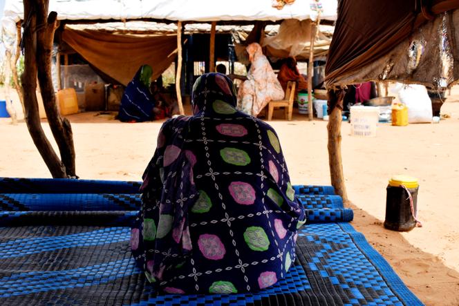 Une femme ayant témoigné de violences sexuelles au Mali, dans le camp de réfugiés de Mbera, en Mauritanie, en août 2025.