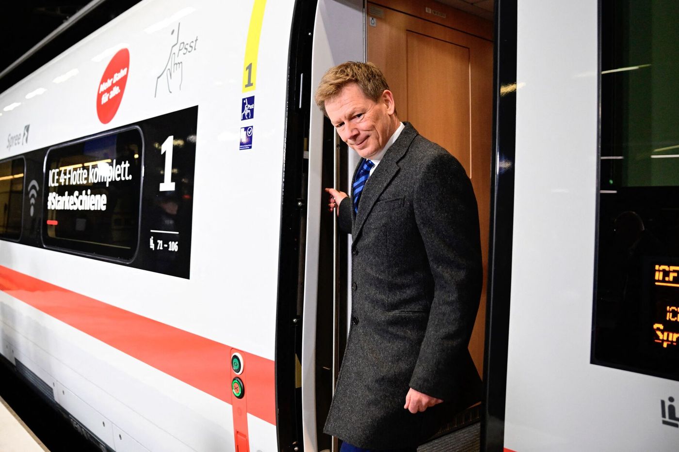 le patron de la Deutsche Bahn paie le prix fort pour les retards de train