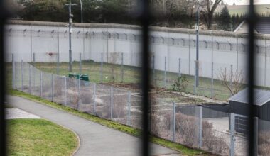 un néonazi aux portes de la prison pour femmes