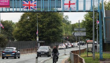 les intentions douteuses d’une campagne d’affichage de drapeaux anglais dite « patriotique »