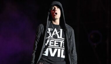 Eminem est accusé de faire l’apologie des laboratoires pharmaceutiques pour promouvoir son nouveau documentaire