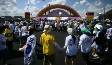 Le pape accueilli en rock star par les jeunes catholiques pour une veillée de Jubilé : Actualités