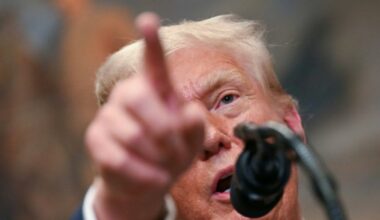 Trump met à jour ses surtaxes, le Canada et la Suisse durement touchés : Actualités