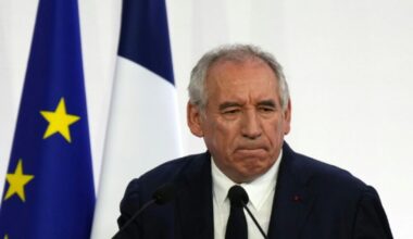 Bayrou en mission impossible face à une chute plus probable que jamais : Actualités
