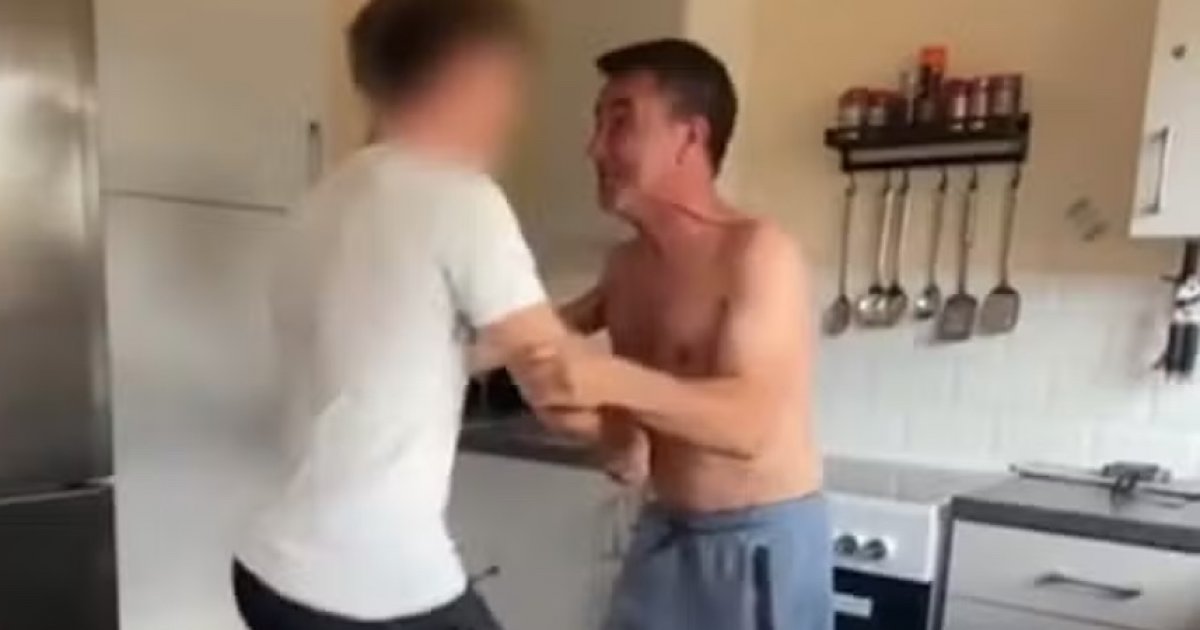 En rémission d’un cancer, un Anglais gagne à l’EuroMillions et la vidéo où il l’annonce à son fils fait le tour des réseaux sociaux : Actualités