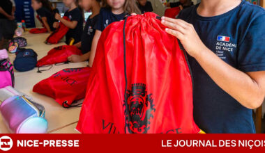 des milliers d’écoliers reçoivent gratuitement leur matériel scolaire
