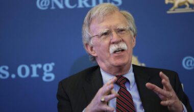 des agents du FBI perquisitionnent le domicile de John Bolton, l’ex-conseiller de Donald Trump