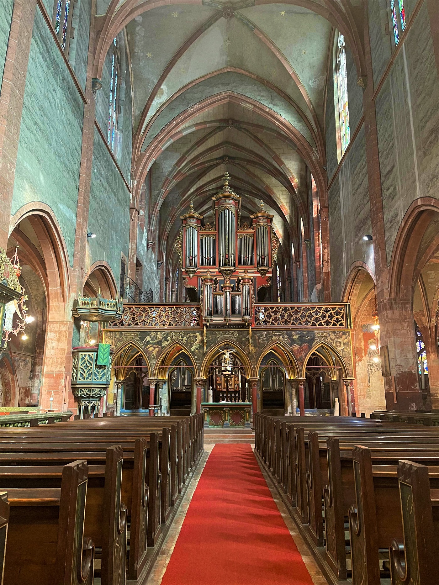 église religion saint pierre le jeune