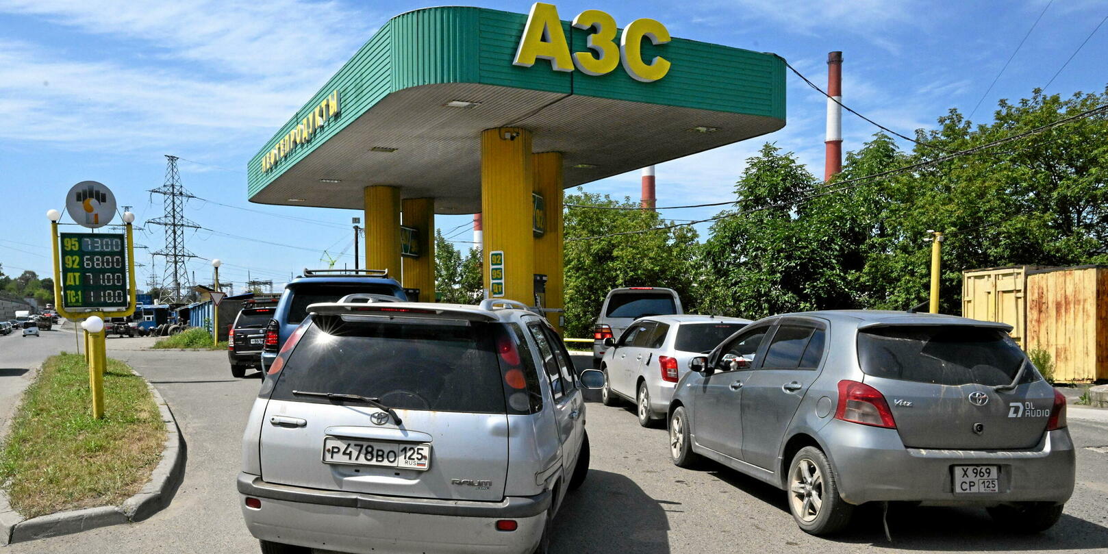 En Russie, les attaques stratégiques ukrainiennes provoquent une pénurie de carburant