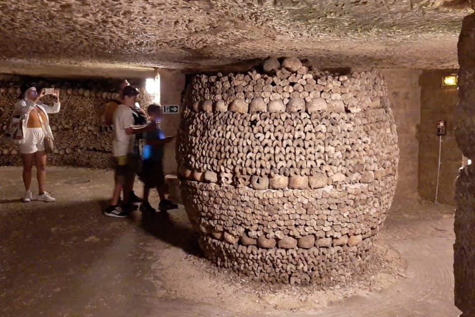 Les Catacombes de Paris, dans le 14e arrondissement, un morceau de patrimoine dans la fraicheur du sous-sol parisien