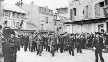 le général De Gaulle vient à Cherbourg pour sauver Paris