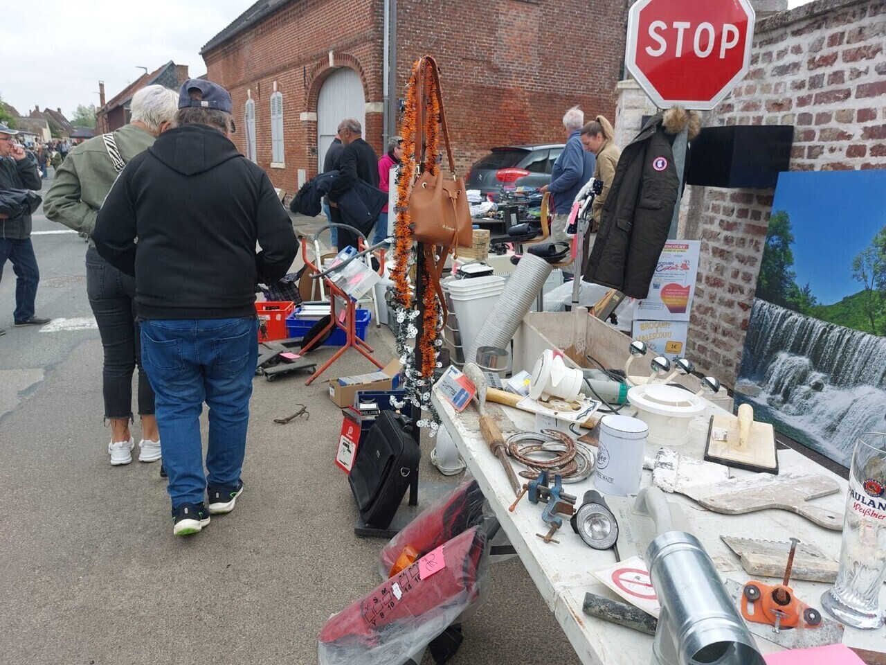 Où trouve-t-on des foires à tout et vide-greniers en Seine-Maritime pour la fin des vacances ?