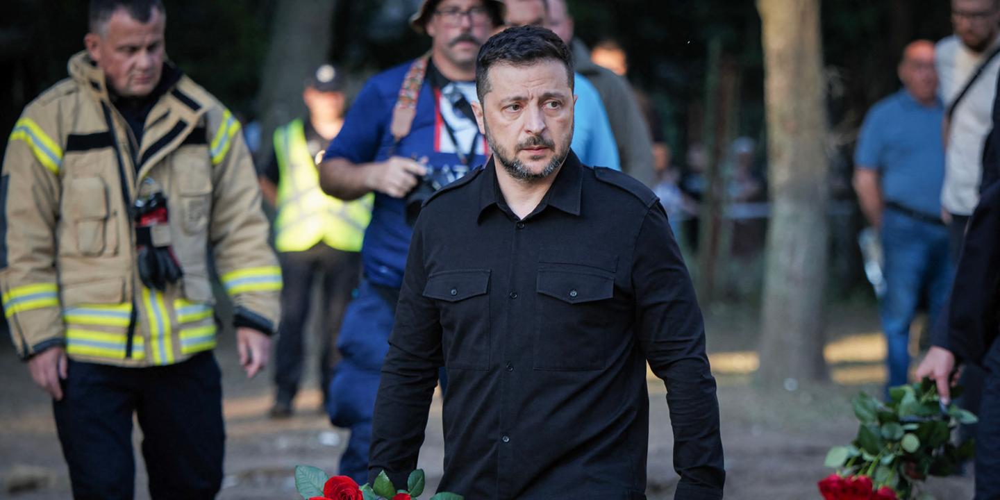 Volodymyr Zelensky annonce qu’une liste de noms est en train d’être établie pour un échange de 1 200 prisonniers avec la Russie