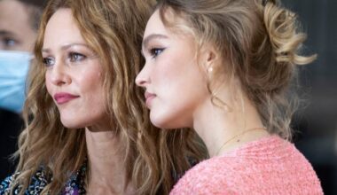 Lily-Rose et Jack sur le nouvel album de leur maman Vanessa Paradis, la chanteuse se justifie : "Je ne l’ai pas fait exprès, ce n’était pas un but"
