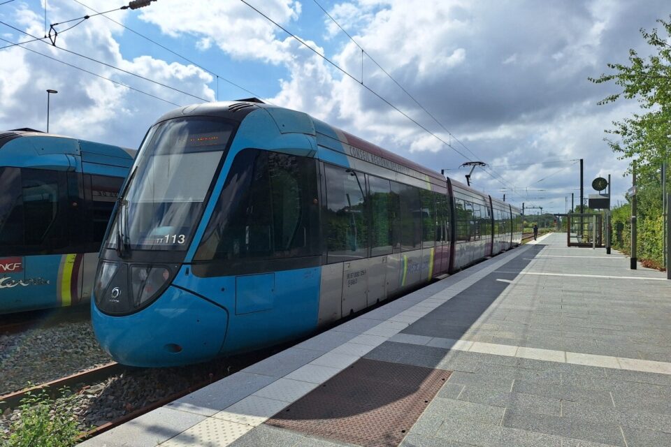 Le tram-train reste utiliser pendant la période estivale.