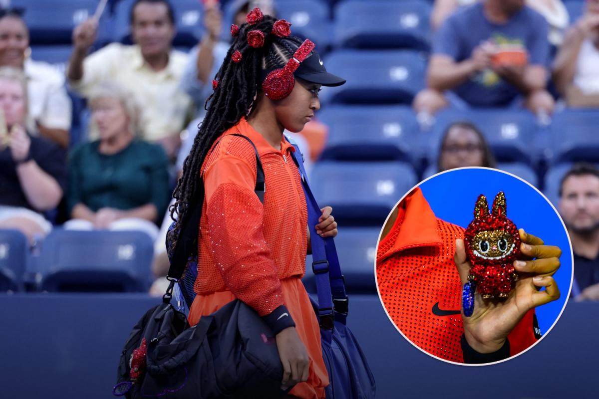 Naomi Osaka fait sensation à l'US Open avec un look scintillant et un Labubu personnalisé nommé « Billie Jean Bling »